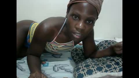 Snapshot of hot_shannia chatting on October 16, 7:04 pm hot_shannia online show from October 16, 7:04 pm