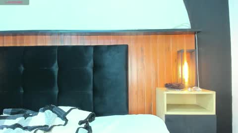 Snapshot of hot_shot_sex chatting on November 23, 3:39 am Sofia online show from November 23, 3:39 am