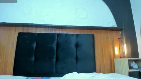 Snapshot of hot_shot_sex chatting on November 27, 8:00 pm Sofia online show from November 27, 8:00 pm