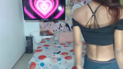 hot_skiiny online show from October 19, 4:46 am