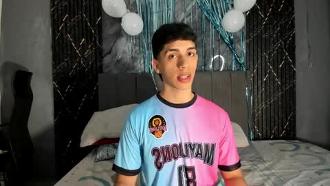 Hot Summer Boy online show from March 27, 12:05 pm