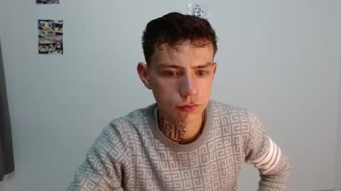 Snapshot of hot_teo_ chatting on December 18, 9:48 am Mateo online show from December 18, 9:48 am