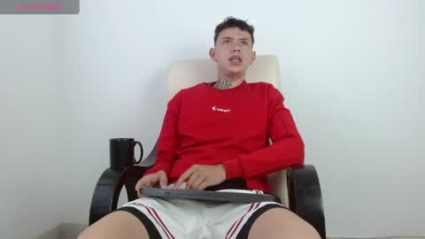 Snapshot of hot_teo_ chatting on April 16, 1:01 pm Mateo online show from April 16, 1:01 pm