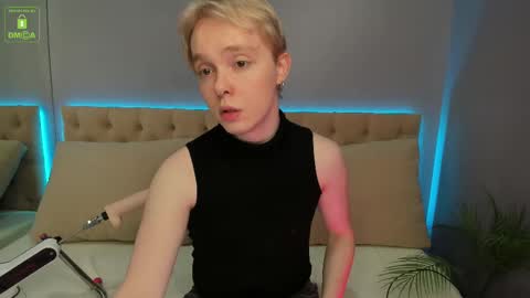 hot_twinkboy online show from February 18, 3:21 pm