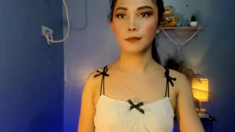 hot_yhanna69 online show from May 2, 10:31 am