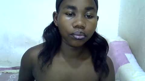 Snapshot of hotagrace chatting on November 19, 7:03 pm hotagrace online show from November 19, 7:03 pm