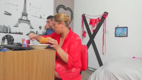 hotandfierylatinos online show from September 9, 11:32 am