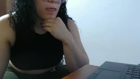 Snapshot of hotandpower10 chatting on January 7, 1:49 am Hot and PowerHOPE U MISS ME online show from January 7, 1:49 am