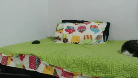 Snapshot of hotandpower10 chatting on January 14, 3:43 am Hot and PowerHOPE U MISS ME online show from January 14, 3:43 am