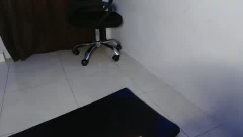 Snapshot of hotandpower10 chatting on January 16, 5:42 am Hot and PowerHOPE U MISS ME online show from January 16, 5:42 am