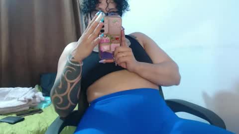 Snapshot of hotandpower10 chatting on February 11, 2:35 am Hot and PowerHOPE U MISS ME online show from February 11, 2:35 am
