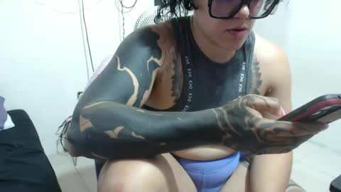 Snapshot of hotandpower10 chatting on September 9, 2:33 am Hot and PowerHOPE U MISS ME online show from September 9, 2:33 am