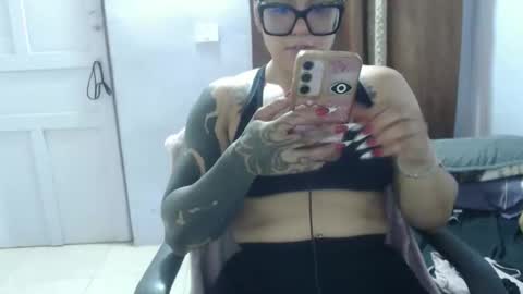 Hot and PowerHOPE U MISS ME online show from November 10, 11:48 pm