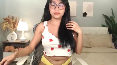 hotasian_gabby69 online show from February 2, 1:21 pm