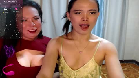 Snapshot of hotasian_mama chatting on October 18, 8:15 am Grace online show from October 18, 8:15 am