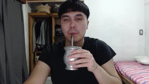 Snapshot of hotbaby6900 chatting on December 4, 11:30 am hotbaby6900 online show from December 4, 11:30 am