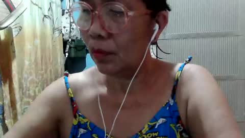 Snapshot of hotbetty_45 chatting on July 18, 11:14 am hotbetty_45 online show from July 18, 11:14 am