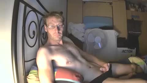 hotbilly_39 online show from September 12, 11:04 pm