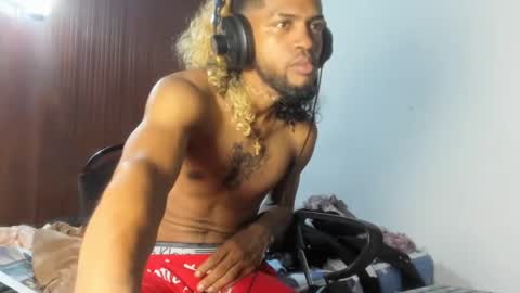 Snapshot of hotbody22_ chatting on July 13, 11:57 am hotbody22_ online show from July 13, 11:57 am