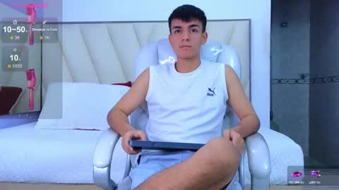 Snapshot of hotboy21_ chatting on September 12, 3:50 am hotboy21_ online show from September 12, 3:50 am