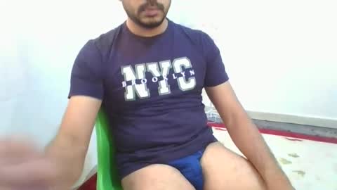Snapshot of hotboy8677 chatting on April 20, 8:39 am Hotboy8677 online show from April 20, 8:39 am
