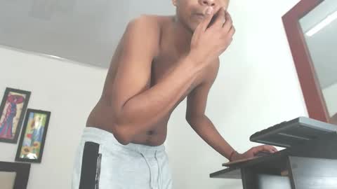 hotboyluxe online show from February 10, 3:43 am