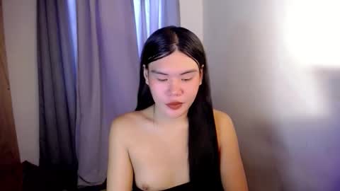 Snapshot of hotbunnyrainx chatting on October 29, 2:36 am rain online show from October 29, 2:36 am