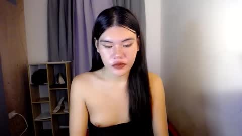 Snapshot of hotbunnyrainx chatting on November 1, 1:46 pm rain online show from November 1, 1:46 pm