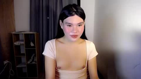 Snapshot of hotbunnyrainx chatting on November 8, 6:40 pm rain online show from November 8, 6:40 pm