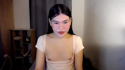 Snapshot of hotbunnyrainx chatting on November 13, 8:30 pm rain online show from November 13, 8:30 pm