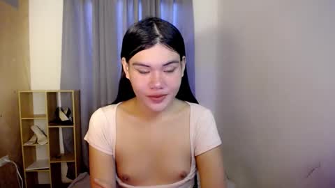 Snapshot of hotbunnyrainx chatting on November 16, 11:32 pm rain online show from November 16, 11:32 pm