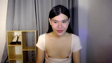 Snapshot of hotbunnyrainx chatting on December 5, 10:46 am rain online show from December 5, 10:46 am