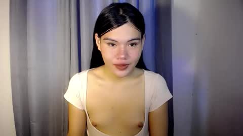 Snapshot of hotbunnyrainx chatting on December 19, 7:26 am rain online show from December 19, 7:26 am