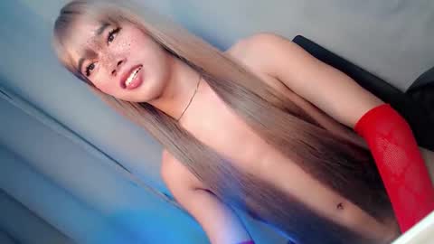 hotchescacummer online show from February 5, 5:28 pm