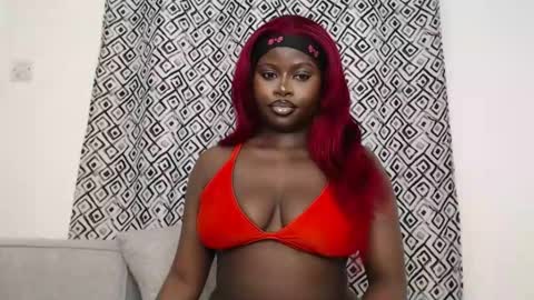 Hotcurvykeisha online show from October 21, 5:41 am