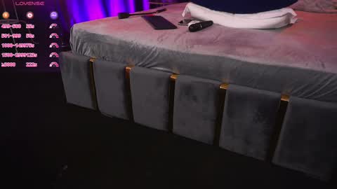 Snapshot of hotdesy_ chatting on September 26, 2:48 am Mistress online show from September 26, 2:48 am