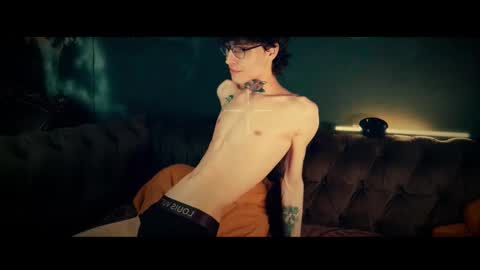 Snapshot of hotdogswaitingaports chatting on March 12, 2:45 pm Archi Stewart online show from March 12, 2:45 pm