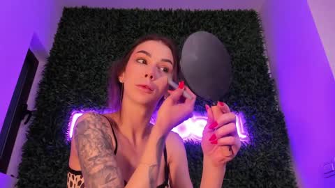 hotfallingdevil online show from March 31, 3:52 am