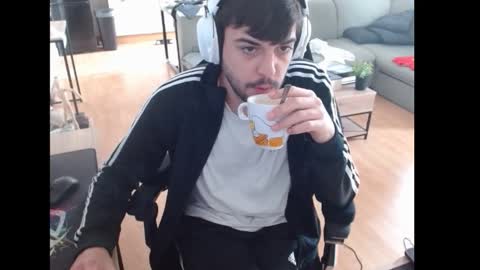 Snapshot of hotfilled chatting on October 24, 10:44 am Mephisto667 online show from October 24, 10:44 am