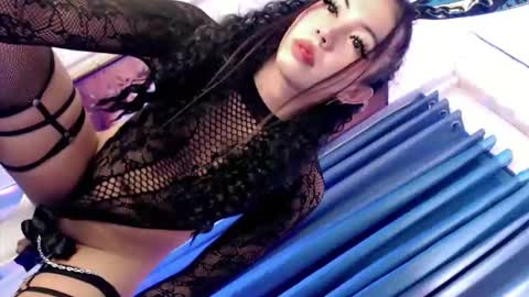 Snapshot of hotfucking_queen1111 chatting on November 4, 9:52 am hotfucking_queen1111 online show from November 4, 9:52 am