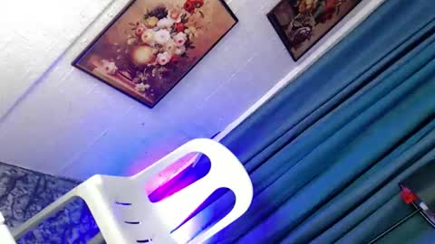 Snapshot of hotfucking_queen1111 chatting on November 17, 5:35 am hotfucking_queen1111 online show from November 17, 5:35 am