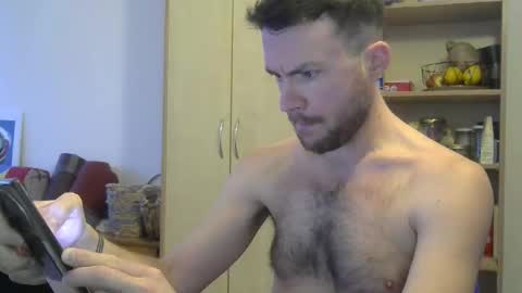 Snapshot of hotgardenersexy chatting on March 8, 5:28 pm Le jardinier sexy online show from March 8, 5:28 pm