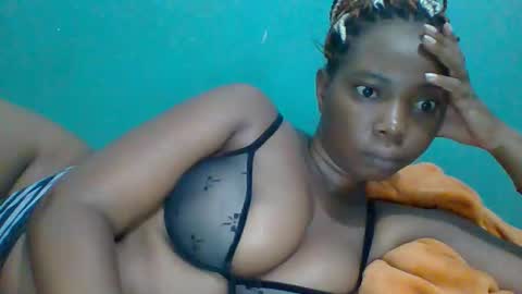 Queen online show from March 25, 5:02 am