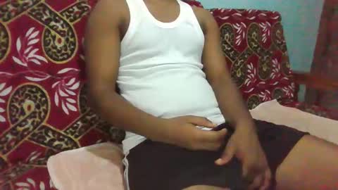 hotguyy001 online show from January 18, 2:04 am