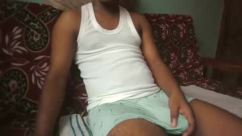 hotguyy001 online show from February 8, 9:13 am