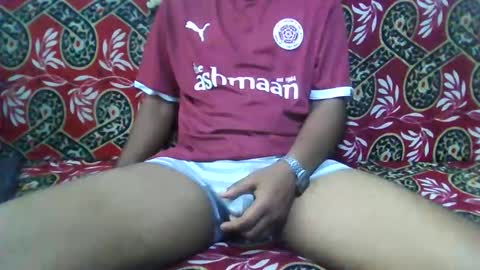 hotguyy001 online show from June 1, 5:09 am