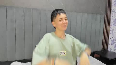 hannah online show from December 14, 2:06 am