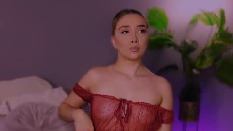 Snapshot of hotjessxx chatting on December 5, 5:05 am Maria online show from December 5, 5:05 am