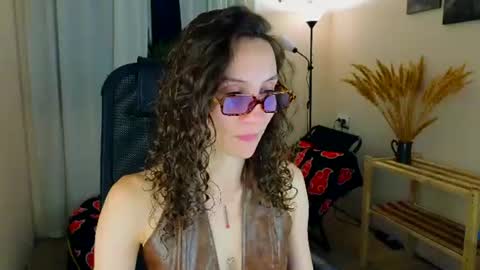 Snapshot of hotlaracroft chatting on July 2, 4:02 pm Allison online show from July 2, 4:02 pm