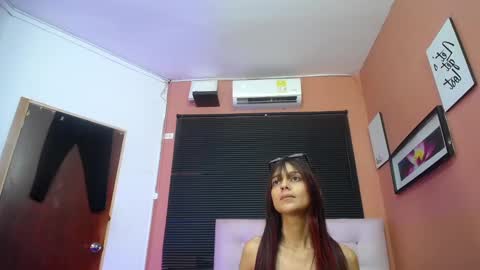 Snapshot of hotlittlechill chatting on February 15, 5:28 pm hotlittlechill online show from February 15, 5:28 pm